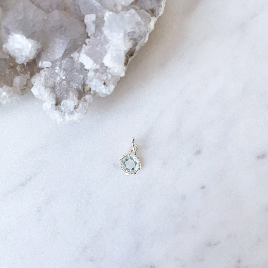 Faceted Aquamarine gemstone pendant for necklaces