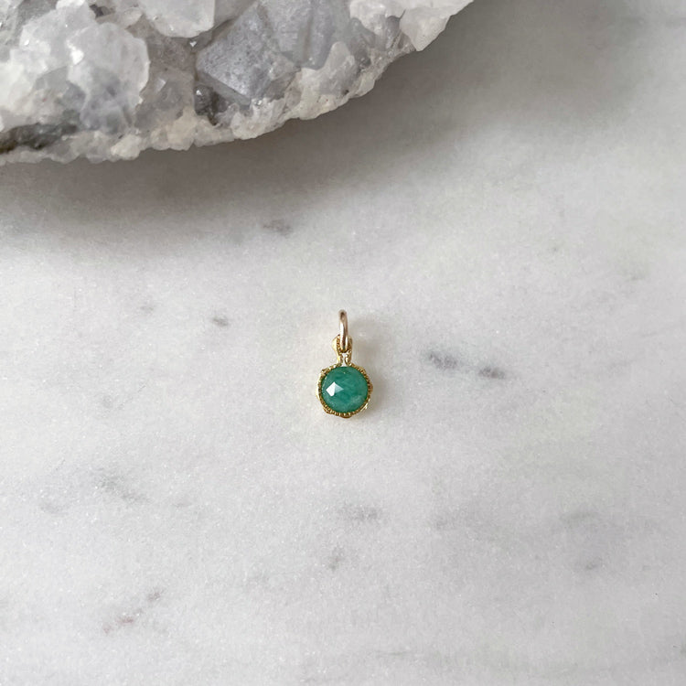 Round emerald pendant in gold for necklaces handmade in Australia